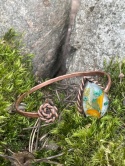 Miedziana Bransoletka „Leśny Zmierzch” – Botaniczny Amulet z Turkusową Magią