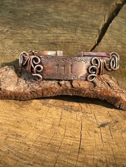 Biżuteria duchowa z miedzi bransoletka mankietowa angel number 111 amulet intencyjny kuta miedź