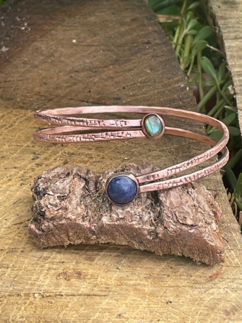 Miedziana bransoletka mocy – INTUICJA I MĄDROŚĆ (Lapis Lazuli i Labradoryt)